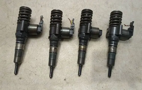 Audi A3 S3 A3 Sportback 8P Fuel injectors set 0414720404