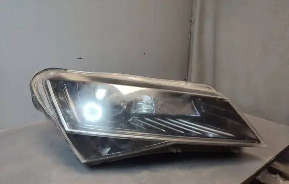 Skoda Superb B8 (3V) Headlight/headlamp 3V1941018A 8K0941597B