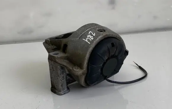 Porsche Macan (95B) Engine mount bracket 8R0199381AR