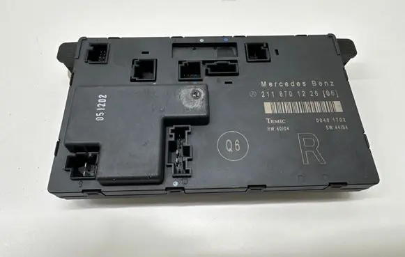 Mercedes-Benz E W211 Door control unit/module A2118701226