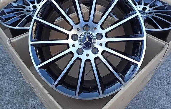 Mercedes-Benz CLA C118 X118 R18 alloy rim A1724011800