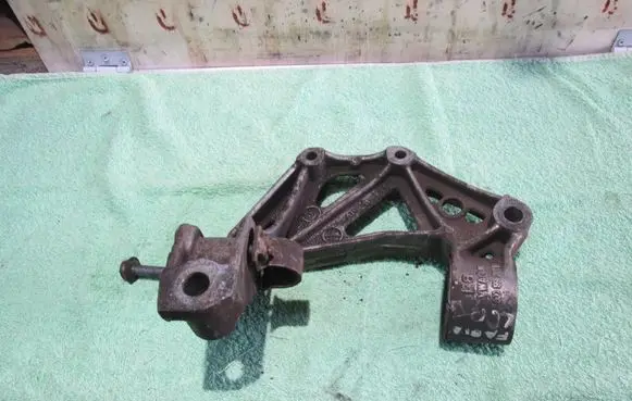 Skoda Fabia Mk1 (6Y) Front lower control arm/wishbone 6Q0199293D