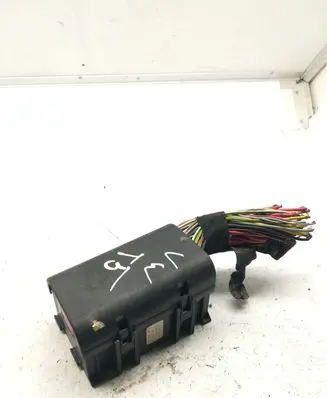 Volkswagen Transporter - Caravelle T5 Fuse module 3313160340