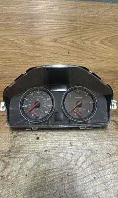Volvo V50 Speedometer (instrument cluster) 8697035