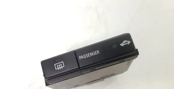 Toyota Avensis T250 Windscreen/window heater switch 8479005130 MS195100127
