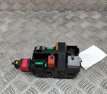 Peugeot 2008 II Fuse module 9812661980