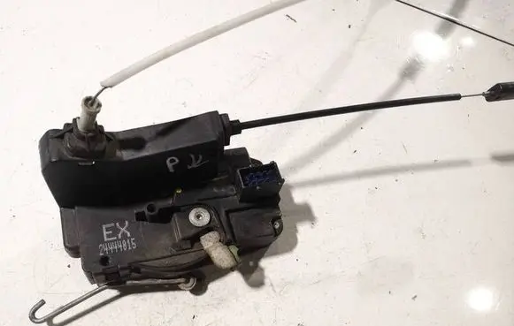 Opel Astra G Front door lock 24444015