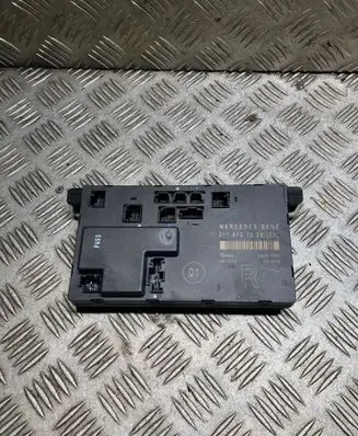 Mercedes-Benz E W211 Door control unit/module 2118707226 A2118707226