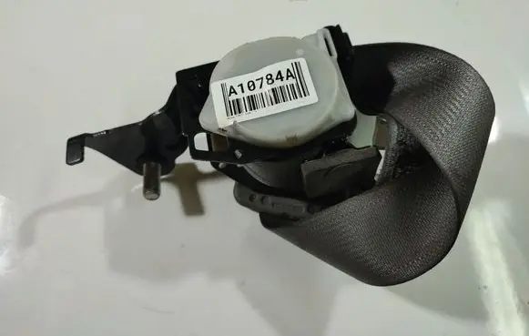 Rear seatbelt