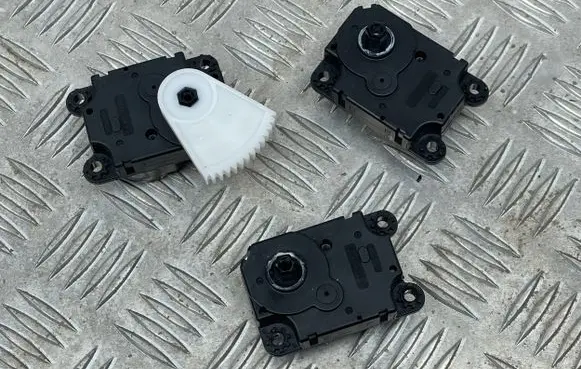 A/C air flow flap actuator/motor