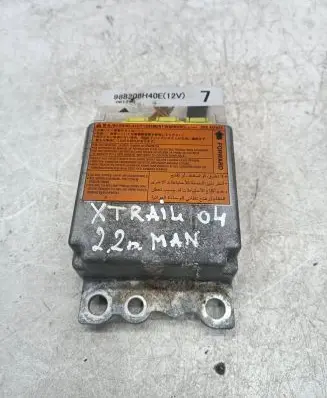 Nissan X-Trail T30 Airbag control unit/module 988208H40E