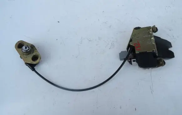 Volvo S60 Tailgate/trunk/boot lock/catch/latch 8652398