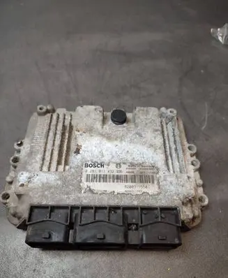 Renault Master II Engine control unit/module 0281011432