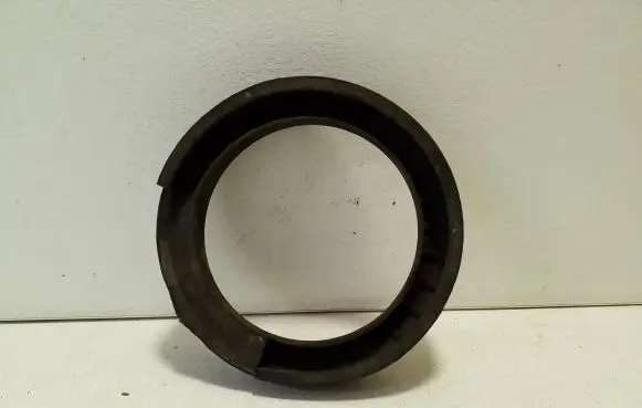Volvo S60 Rear coil spring rubber mount 9157503