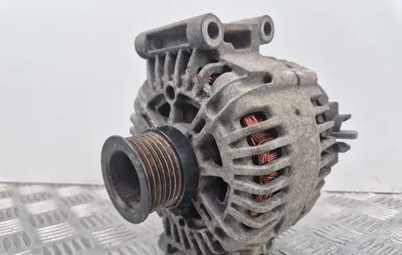 Mercedes-Benz C W204 Generator/alternator A0009060401 113003339