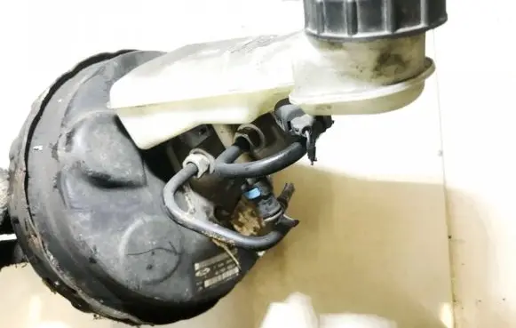 Ford Mondeo MK IV Master brake cylinder 03350890331 03350890341