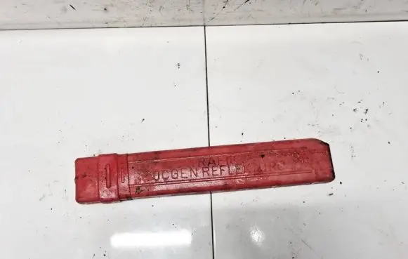 Nissan Primera Emergency warning sign 27R044066