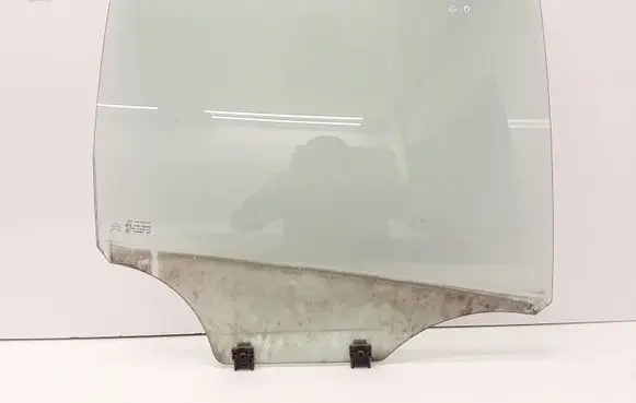 Citroen C3 Rear door window glass 43R00048 DOT24 M189