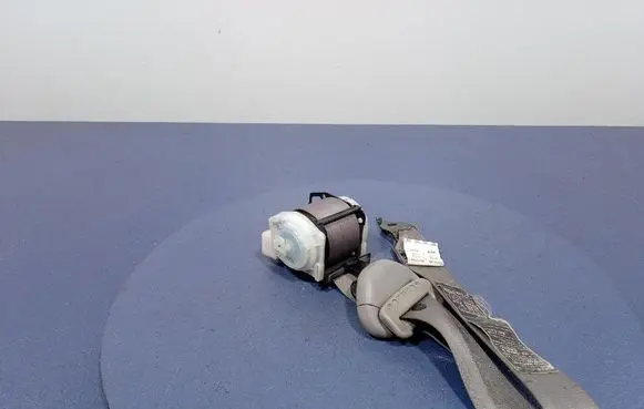 Mitsubishi Grandis Front seatbelt TK-AB2-N697