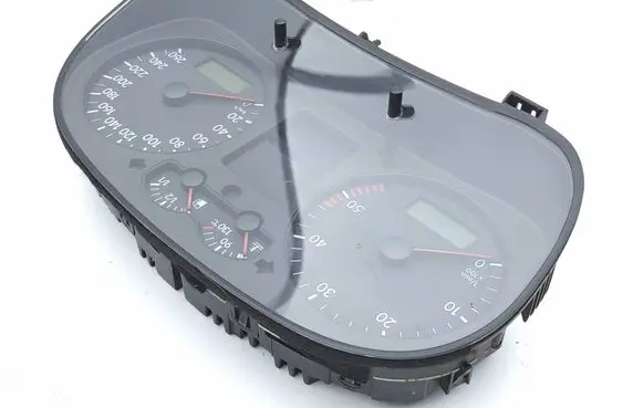 Volkswagen Golf IV Speedometer (instrument cluster) 1J0920825C