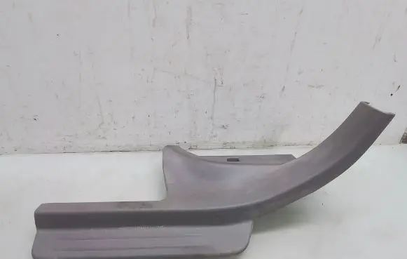 Foot area side trim