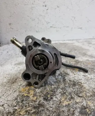 Toyota Avensis T250 Vacuum pump