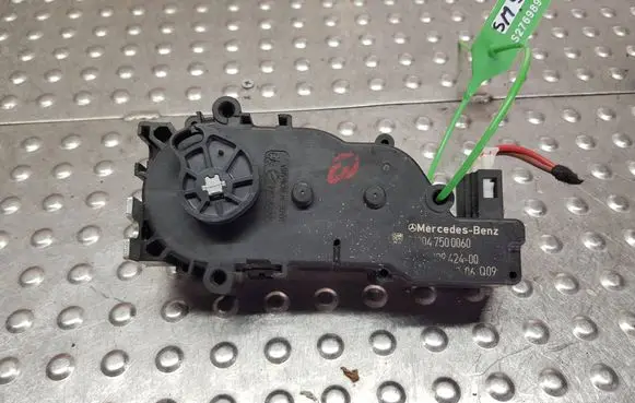 Mercedes-Benz C W204 Tailgate/trunk/boot lift motor S27698954 A2047500060