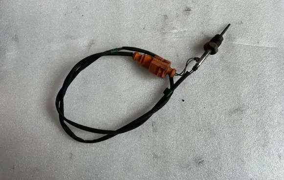 Volkswagen Golf VI Exhaust gas temperature sensor 03L906088BJ