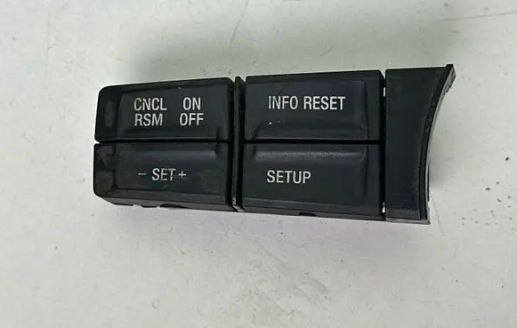 Ford Mustang V Steering wheel buttons/switches DR3T9E740EBW