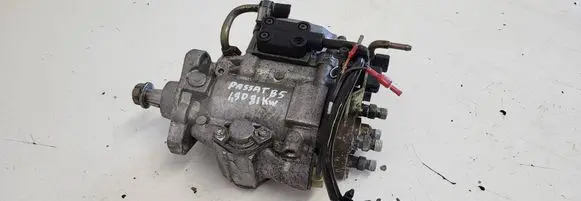 Volkswagen PASSAT B5 Fuel injection high pressure pump 028130110H