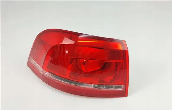 Volkswagen PASSAT B7 Rear/tail lights 3AF945095E