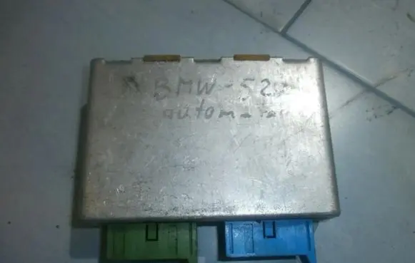 BMW 5 E34 Other control units/modules 61351384603 CHECKCONTROLMODULE