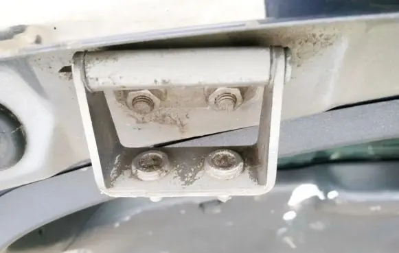 Nissan Qashqai Tailgate/trunk/boot hinge