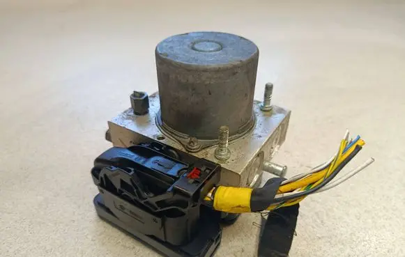 Tesla Model 3 ABS Pump 104474510B GFB22294000EPY XP7GCEL9PB040140