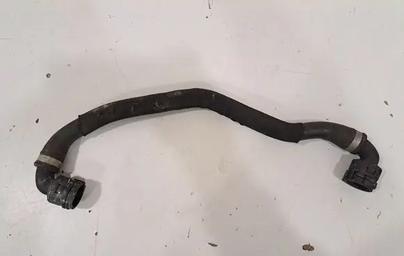 BMW 5 G30 G31 Engine coolant pipe/hose 8602652