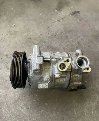 Volkswagen Polo V 6R Air conditioning (A/C) compressor (pump) 5Q0816803F
