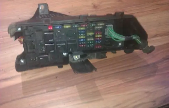Volvo S80 Fuse box set 518829106