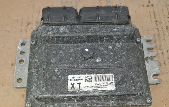 Nissan Note (E11) Engine control unit/module MEC32040