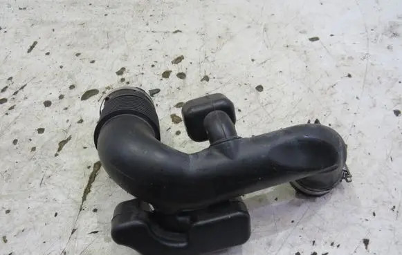 Nissan Note (E12) Air intake hose/pipe 165763VD0A