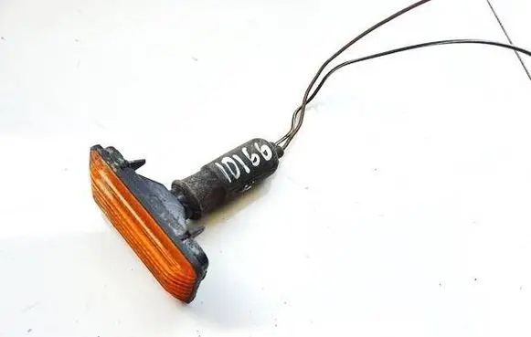 Volkswagen PASSAT B3 Front fender indicator light 357949117 ulo-328