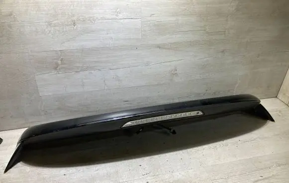 Tailgate/trunk spoiler
