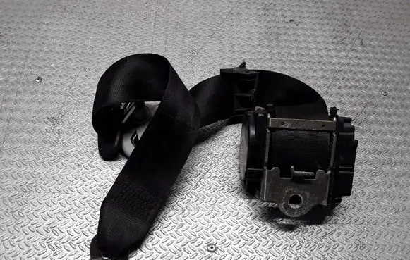 Volkswagen Golf IV Rear seatbelt 56041670
