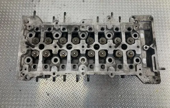 Opel Insignia A Engine head 55576915 14142121737