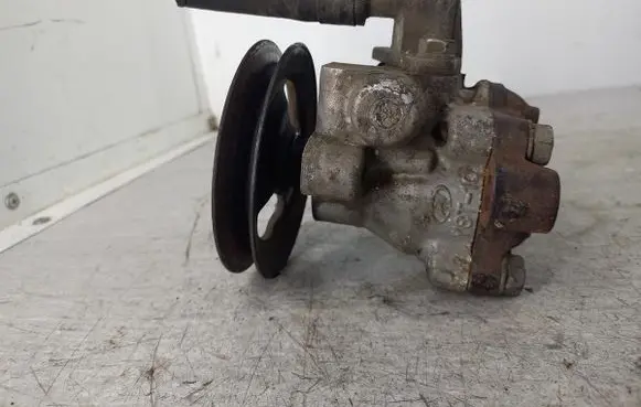 Hyundai Elantra Power steering pump 571002D050