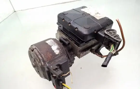 Citroen C5 Air suspension compressor 9636713880