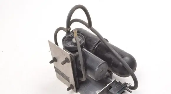 Aston Martin Vantage III Vacuum pump 4C342A451B