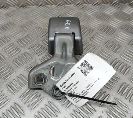 Opel Vivaro Rear door lower hinge 9820029280