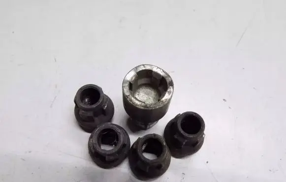 Nissan Qashqai Wheel nut cap/cover 