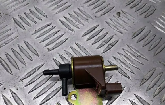 Opel Omega B2 Valve vacuum 268034712