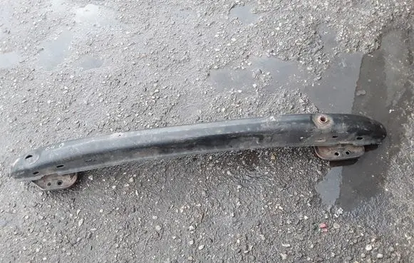 Citroen C4 I Rear bumper cross member 1248596
